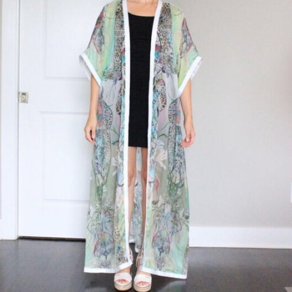 NWT Aubrey Busek White & Multicolor Silk Kimono